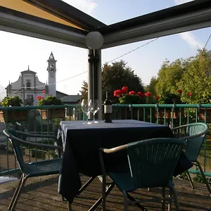 hotel-national.it-lombardy.com/