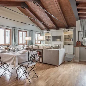 ca-grassi-apartments.hotelslidodijesolo.com/