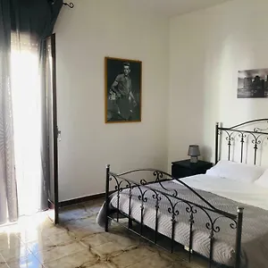 https://la-casetta-del-centro.sicilyhotelsitaly.net